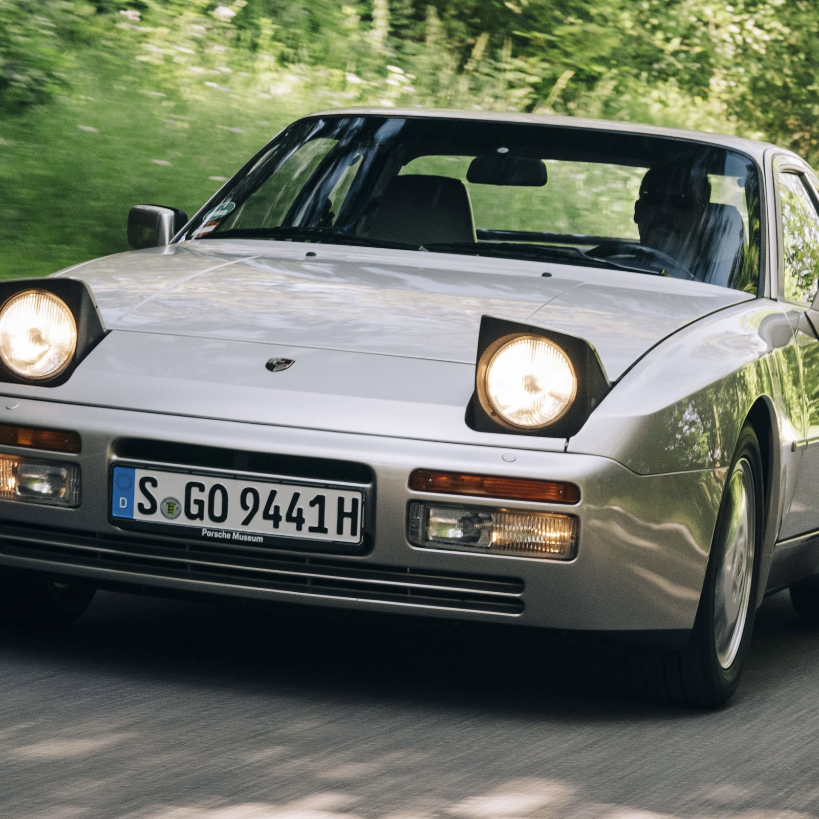 Porsche 944